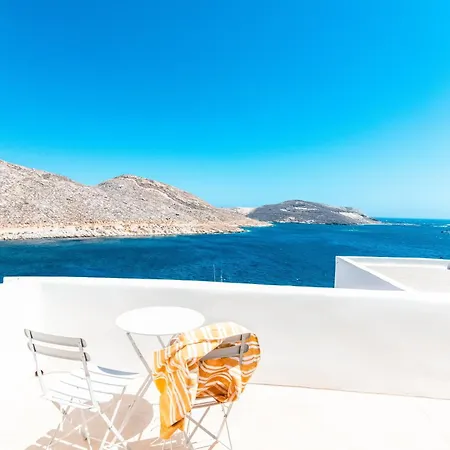 Art Beachfront Apartment Panormos (Tinos)