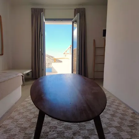 Art Beachfront Apartment Panormos (Tinos)